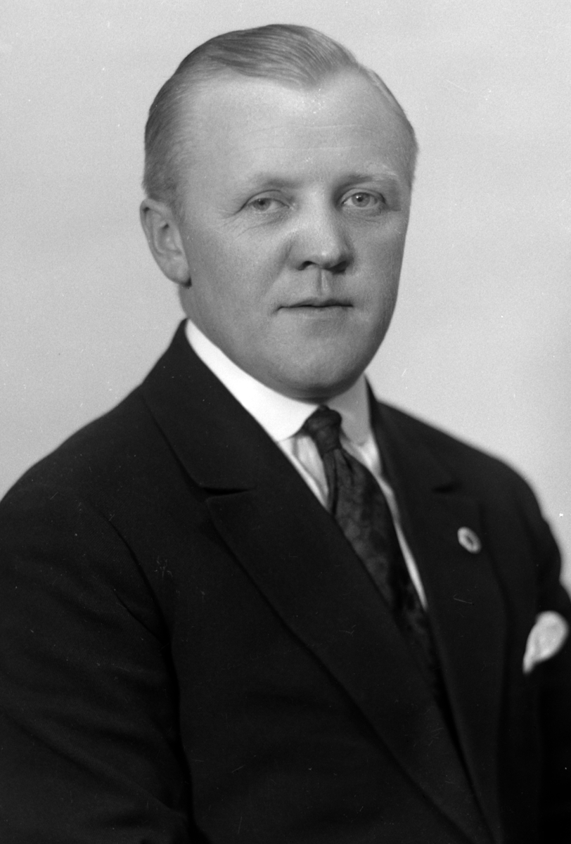 Christian Grundseth, SÆTHER TRYGVE, HALVFIG. , 34726