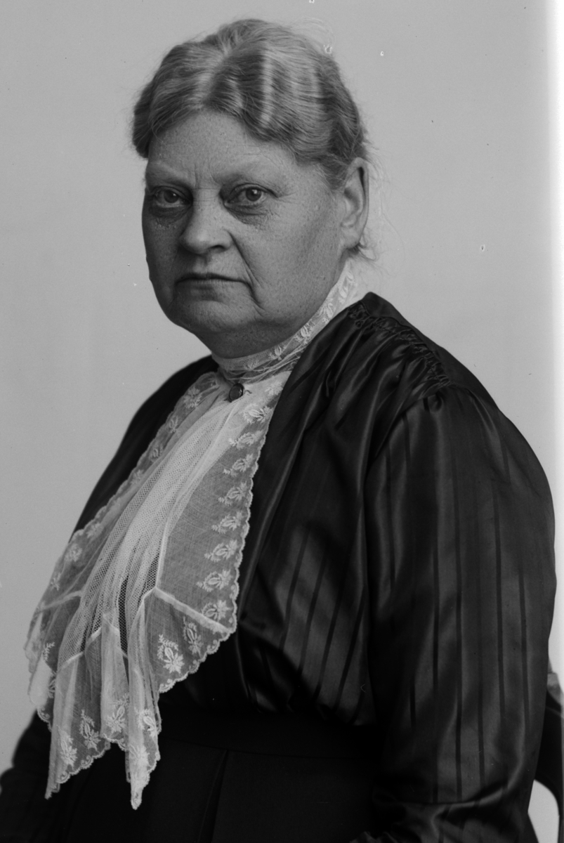 Christian Grundseth, TOKSTAD FRØKEN, HALVFIG. , 22991