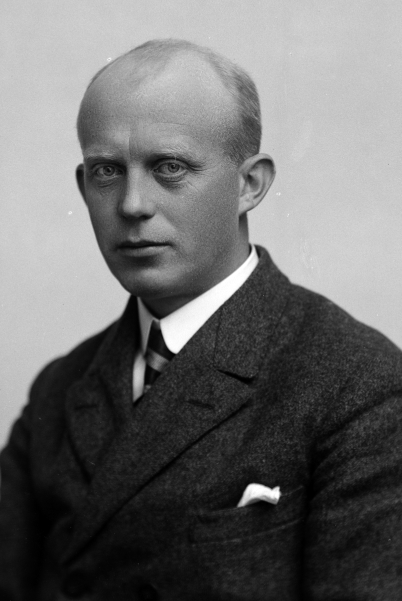 Christian Grundseth, ØSTBY OLAF, HALVFIG. , 30949
