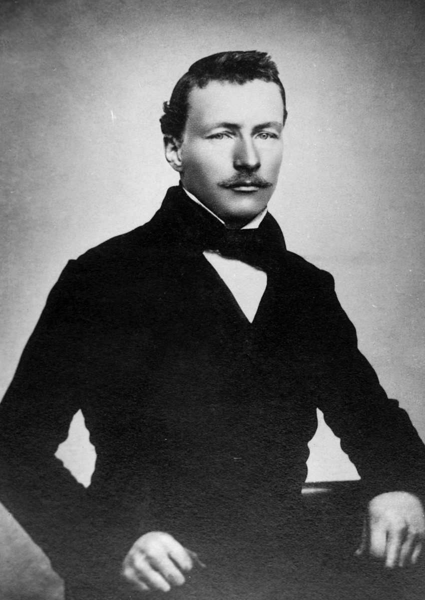 Christian Grundseth, ELSTRAND GÅRDBRUKER, REPRO: MANN, PORTR. ,