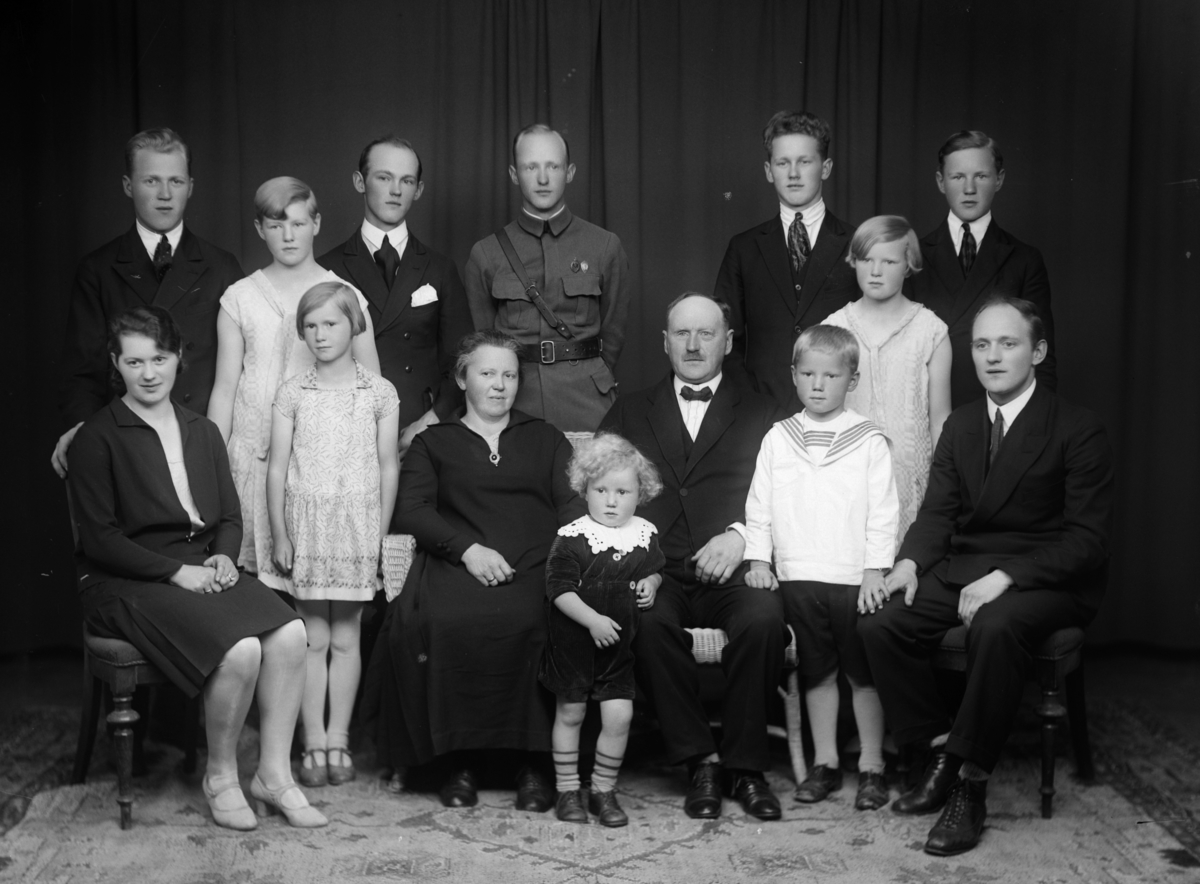 Christian Grundseth, FJÆSTAD FAMILIEN, STANGE, GR: 14, UKJENTE, 1929.
