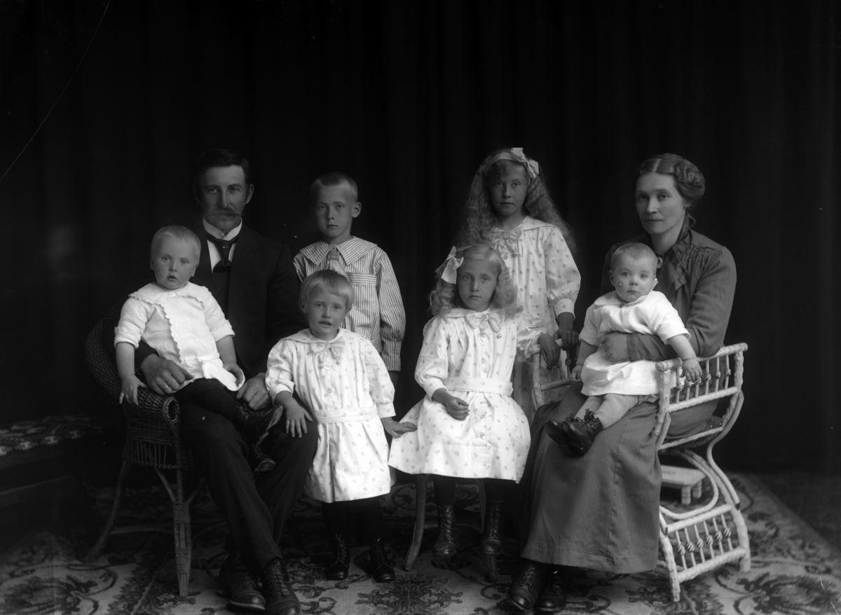 Christian Grundseth, GALGUM J. O. , STANGE, GR: 8, FAMILIE, UKJENTE.