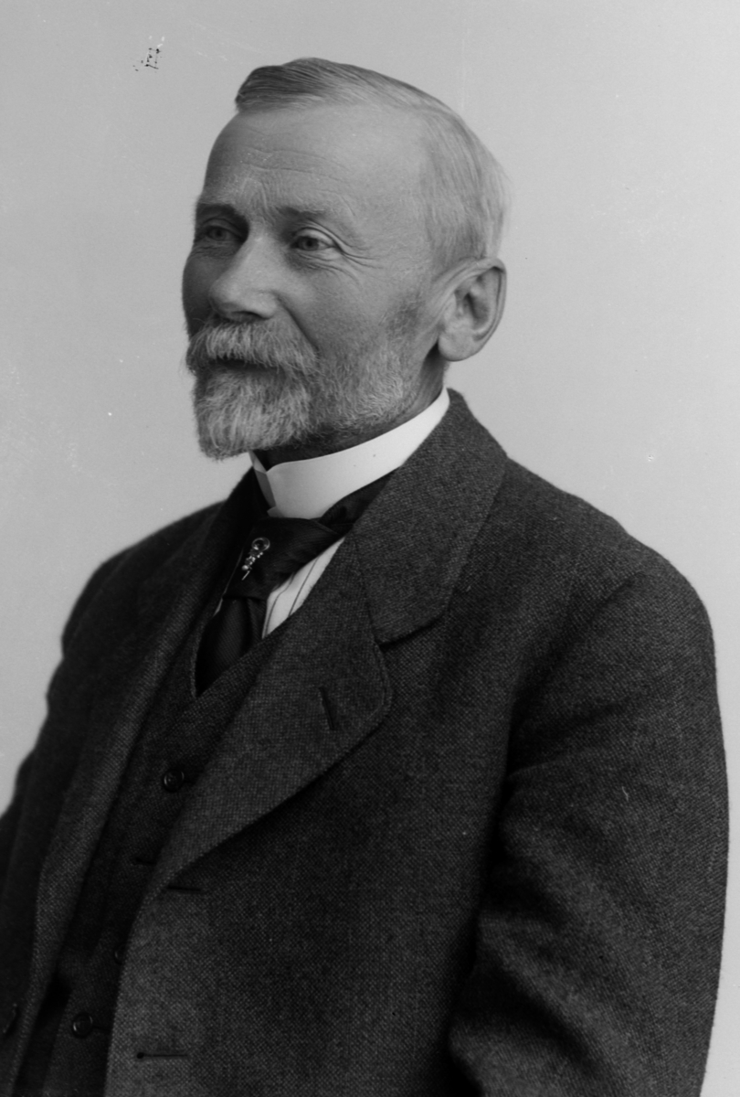 Christian Grundseth, JENSEN G. , HALVFIG. , 23645