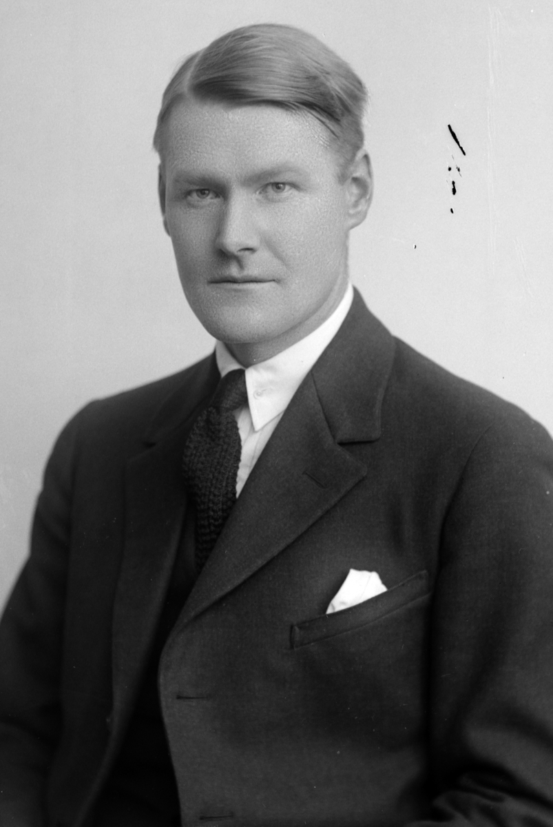 Christian Grundseth, Lege Helge Imerslund, Hamar. Halvfigur
