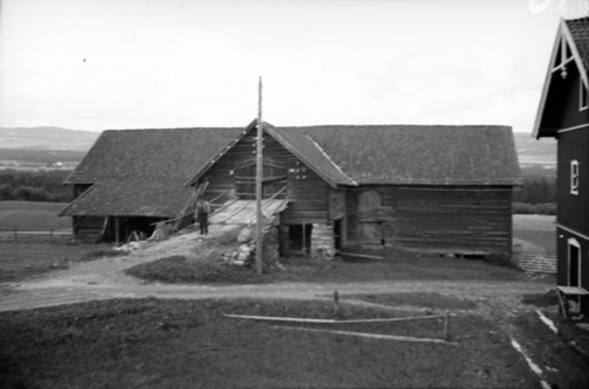 Toralv Bleken-Nilssen, HALSET. FURNES i Ringsaker. LÅVE. TRESKELÅVE. FB. 2. 483 791-1.