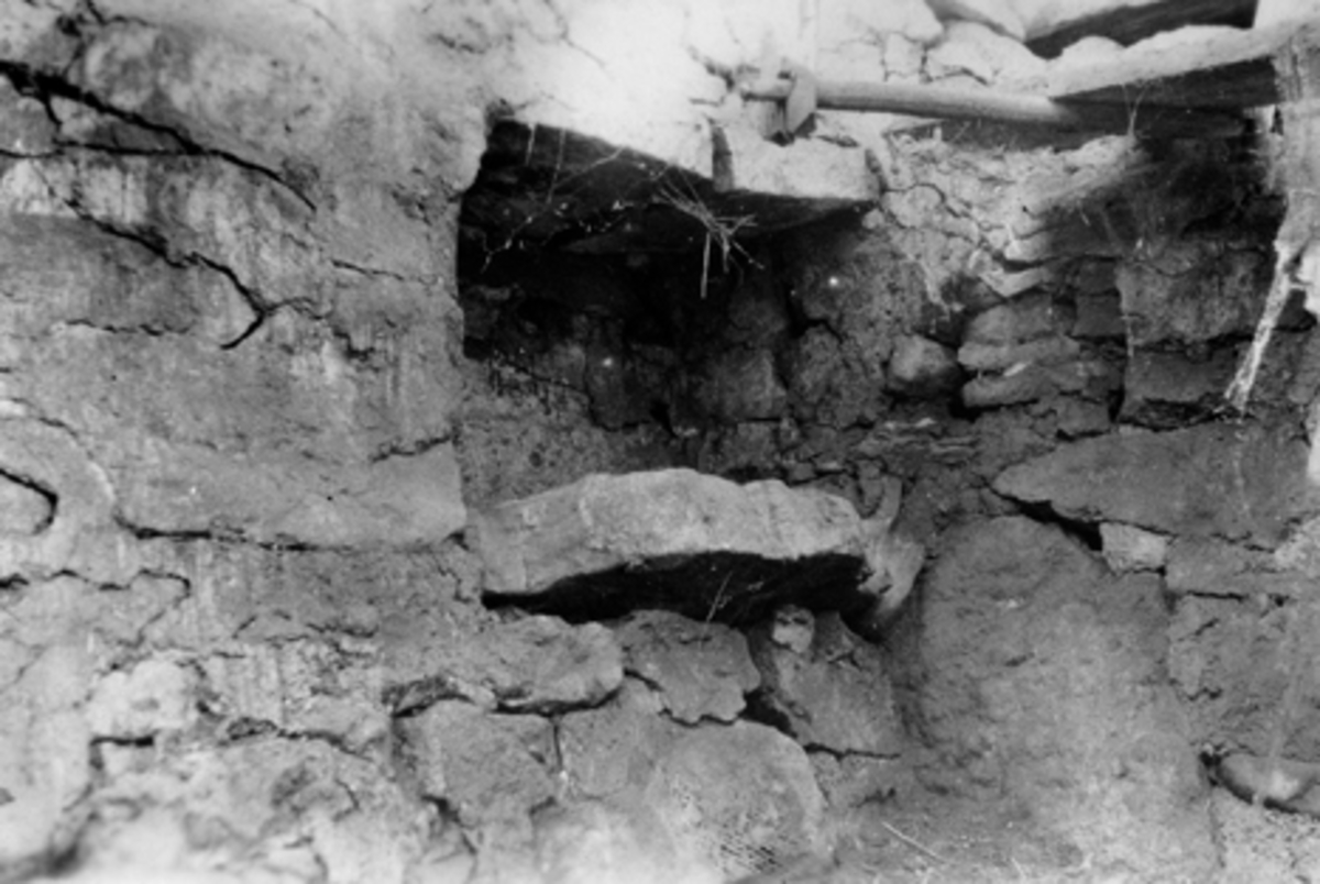 Toralv Bleken-Nilssen, FROGNERBYGNINGEN. HDH. 22. KJELLERNISJE.