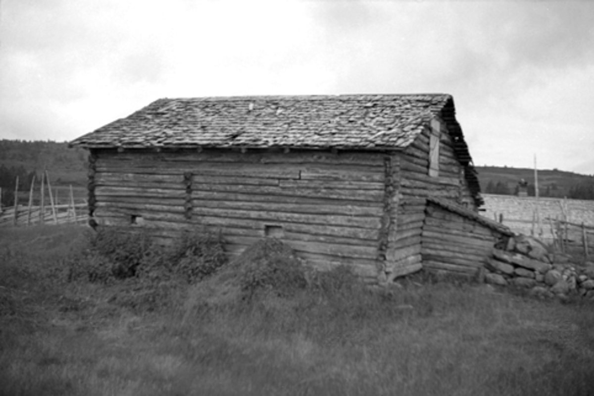 Toralv Bleken-Nilssen, NØKKELÅSEN, SETERFJØS, GLESTAD, RINGSAKER ALLM. 1946.