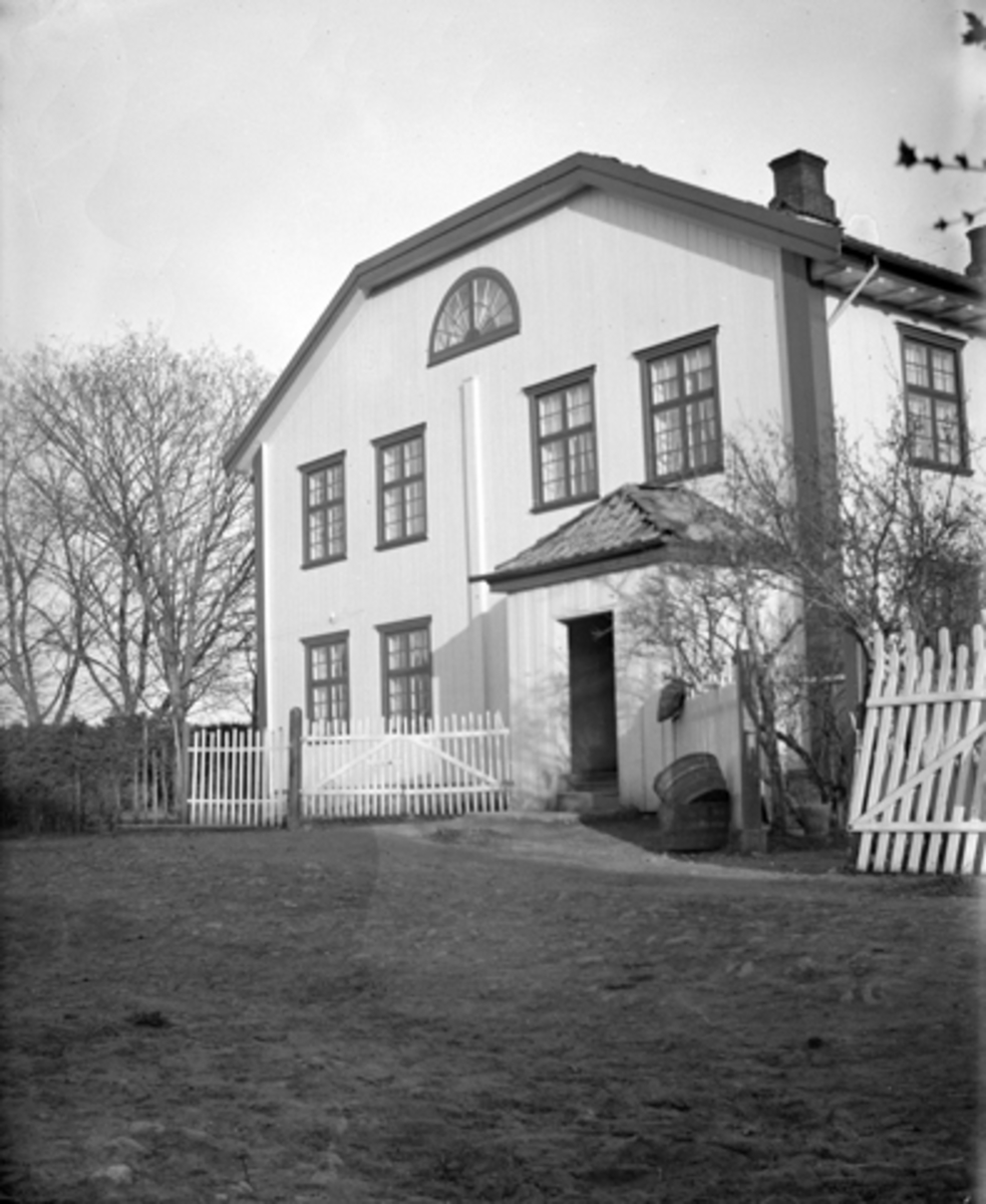 Anno Domkirkeodden, HOVEDBYGNING PÅ VESLE-REE, VESLE REE, STANGE, GLASSPLATE.