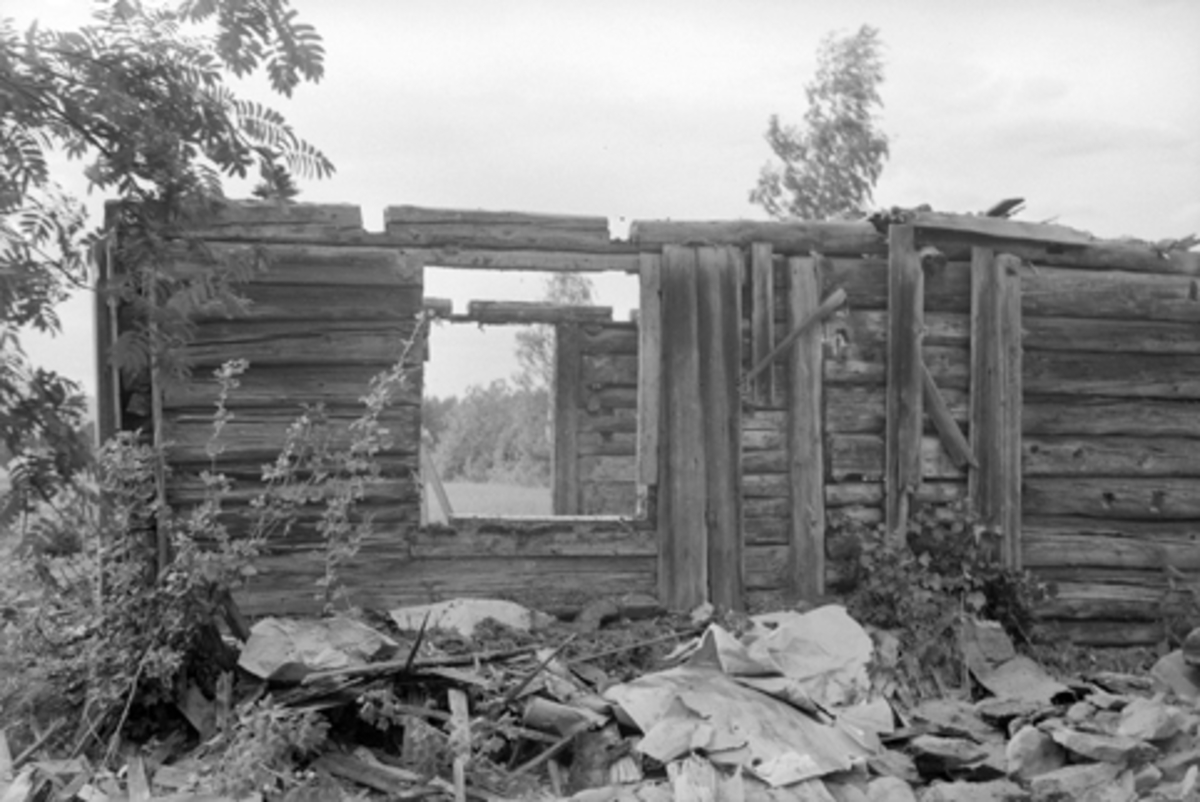 Toralv Bleken-Nilssen, SKARDERUDSTUA, SKARDERUDSTUA, FLYTTES TIL HEDMARKSMUSEET. ØSTVEGGEN TAS NED HDH. 55, 1956.