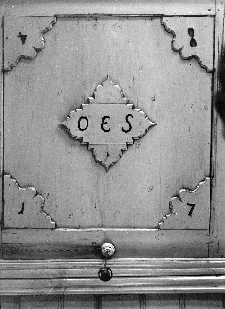 Toralv Bleken-Nilssen, KOLSET, SØRVEGGEN, LØTEN, FØR FLYTTINGHDH. 41, DETALJ AV HIMLINGEN 1784, OES. FOTO: TORALV BLEKEN NILSSEN, 1956.
