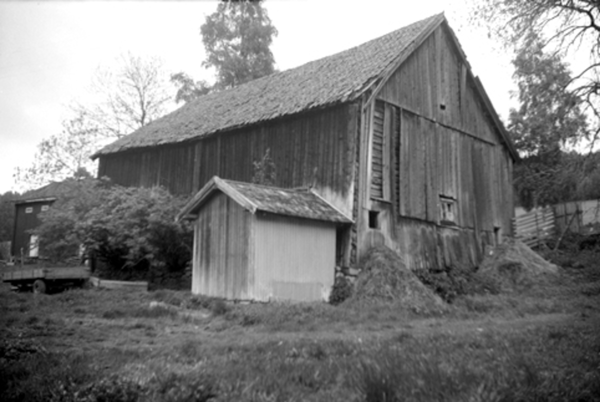 Toralv Bleken-Nilssen, STALLÅVE, TOKSTAD GARD, VELDRE i Ringsaker.