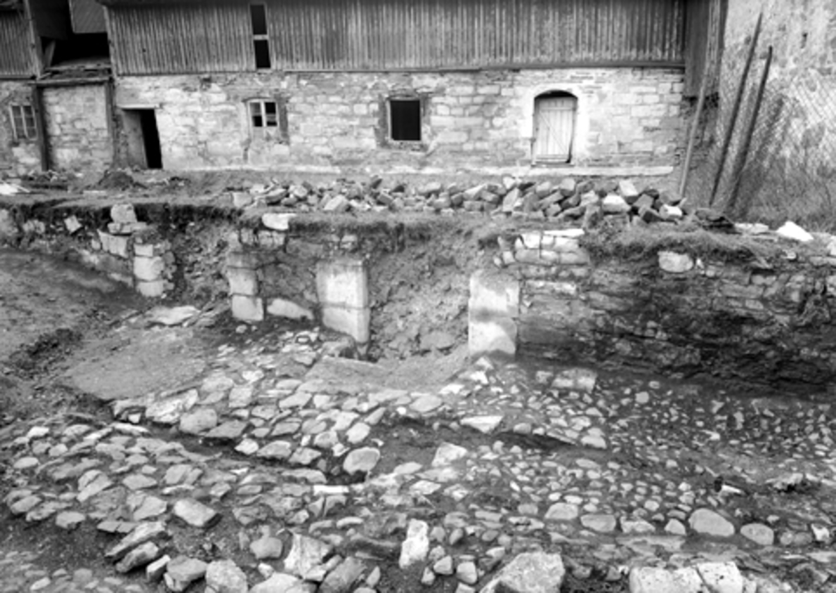 Normann Fotoatelier, HAMARKAUPANGEN, BORGGÅRDEN, HKR. 300, ARKEOLOGI, UTGRAVING BISPEBORGEN. FOTO: NORMANN, 03. 11. 1949, FOTO 52.