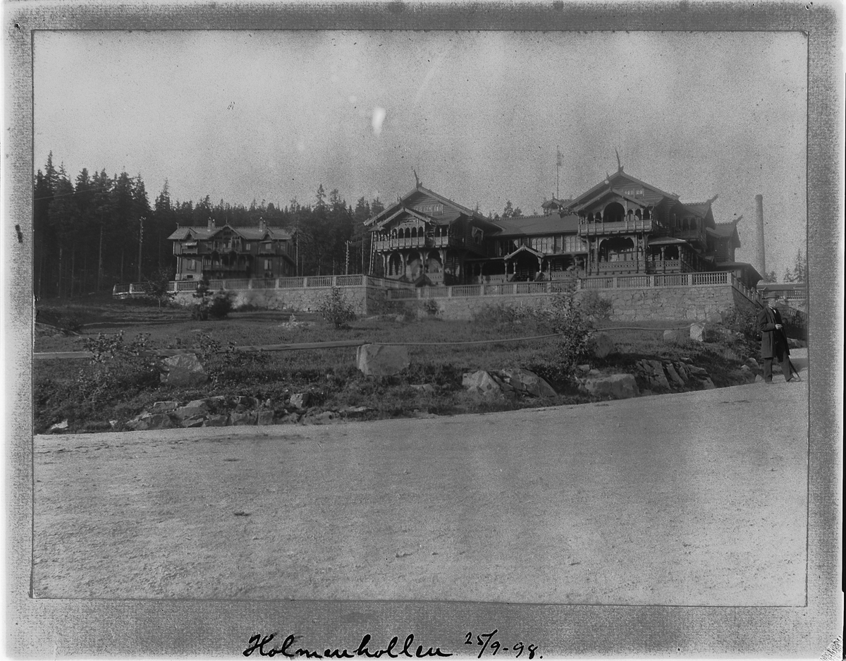Johan Albert Steen, HOLMENKOLLEN RESTAURANT, HOLMENKOLLEN HOTELL, OSLO. DETTE STEDET BLE STARTET SOM ET SANATORIUM FOR TUBERKULOSEPASIENTER, OG STO FERDIG I 1894.