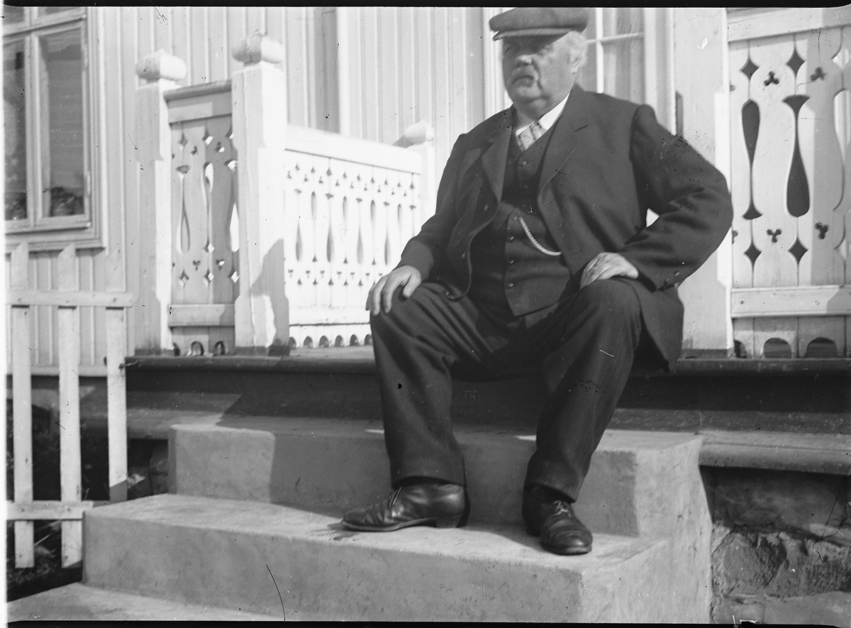 Mikkel Sveinhaug, NILS FUGLSENG.