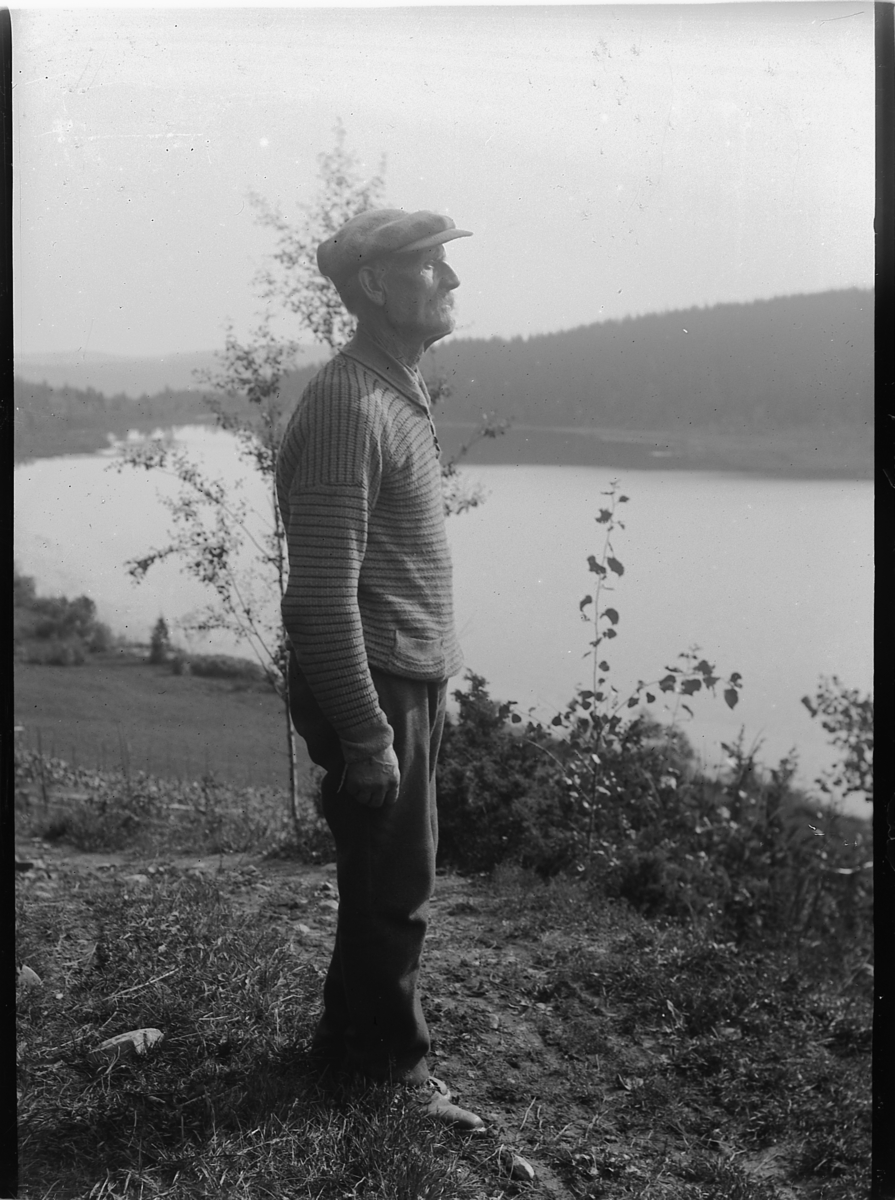 Mikkel Sveinhaug, THOR MYR, 70 ÅR 1924 (?)