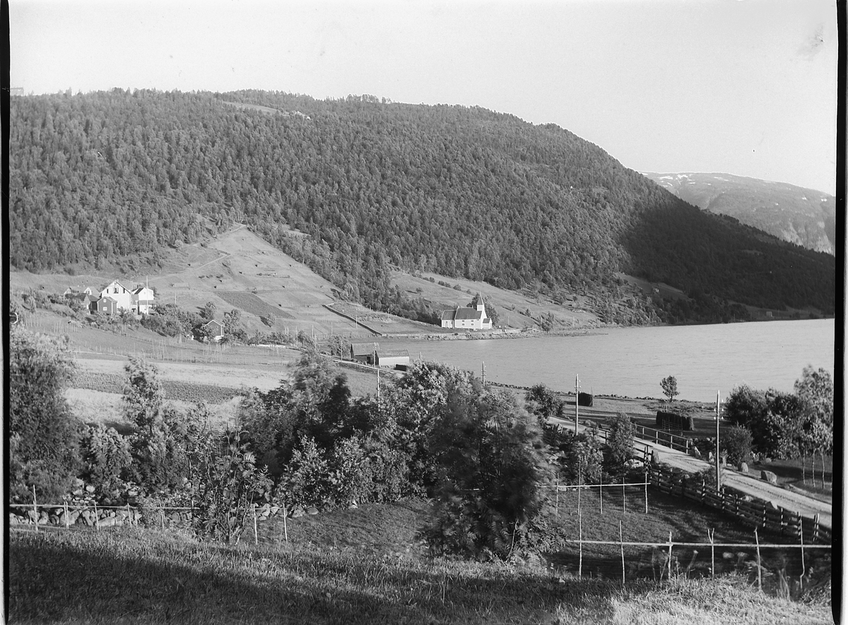 Ole Hansen Løken, UKJENT LANDSKAP, KIRKE.