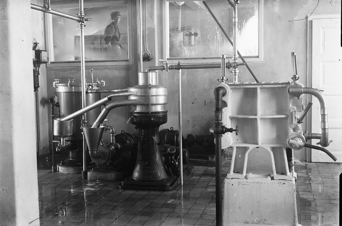 Oscar Løberg, HEDMARK MEIERI, HAMAR. SEPARATOR OG MELKEPASTEUR.
