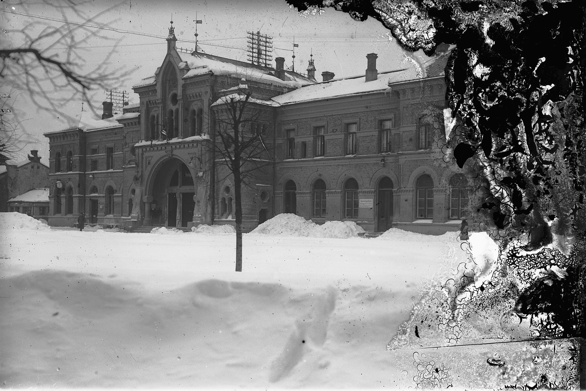 Oscar Løberg, HAMAR JERNBANESTASJON.