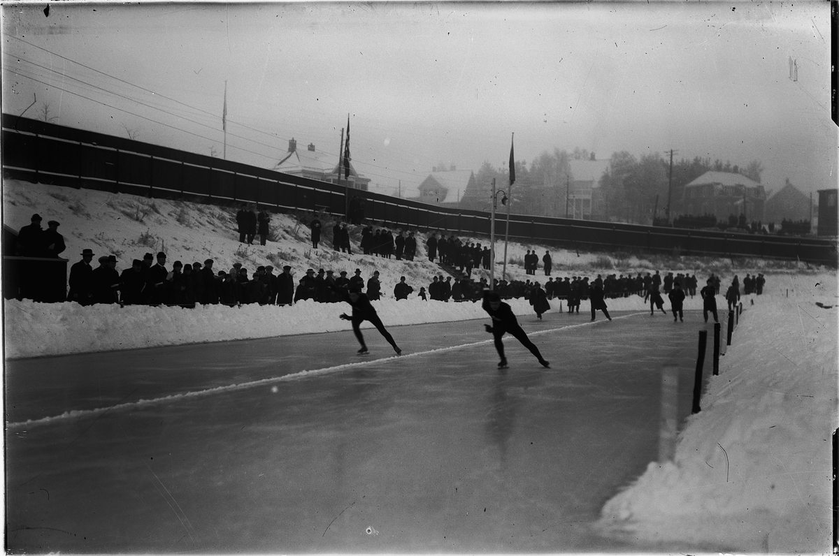 Oscar Løberg, HAMAR STADION, SKØYTELØP, skøyteløpere.