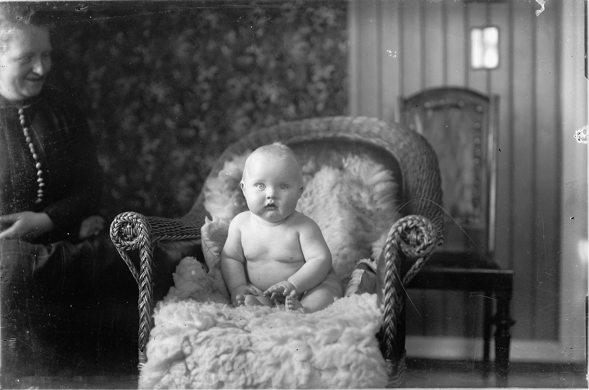 Oscar Løberg, SPEDBARN, BABY, KVINNE TIL VENSTRE, UKJENT.