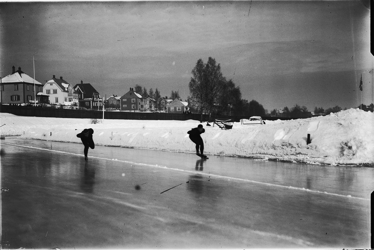 Oscar Løberg, SKØYTER PÅ HAMAR STADION, EUROPAMESTERSKAPET 1934?