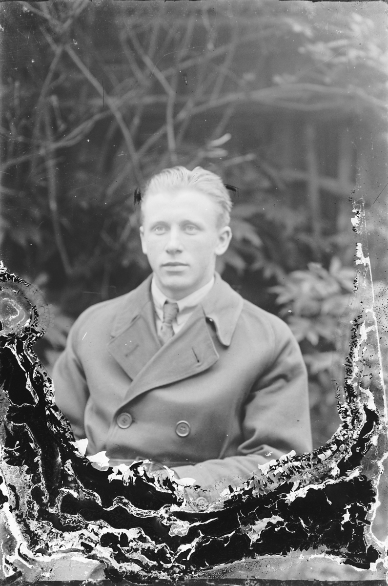 Oscar Løberg, UKJENT MANN, PORTRETT.