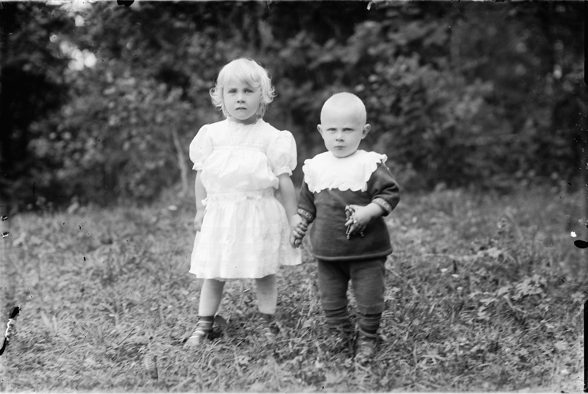 Oscar Løberg, TO BARN, UKJENT.