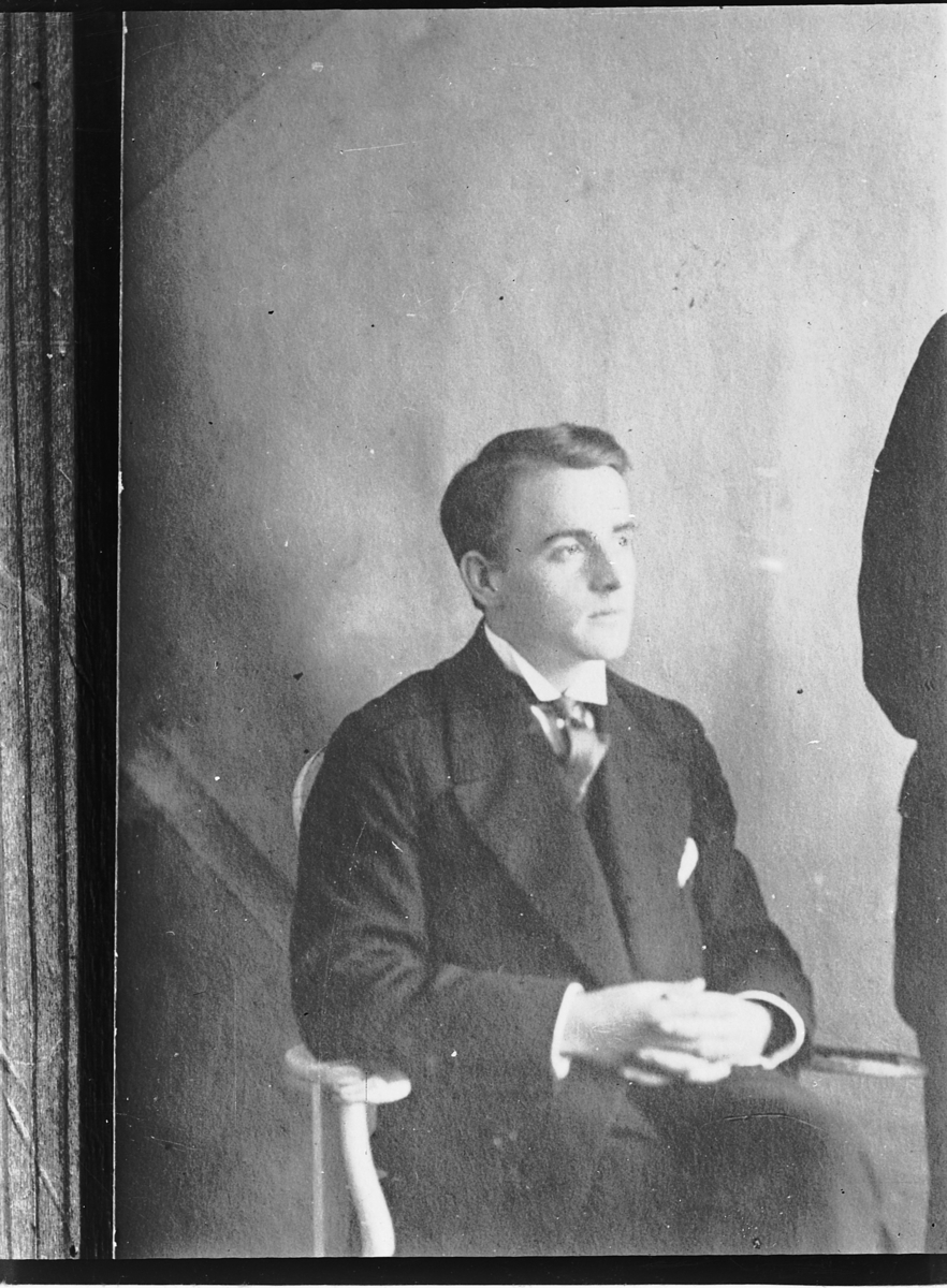 Oscar Løberg, PORTRETT MANN.