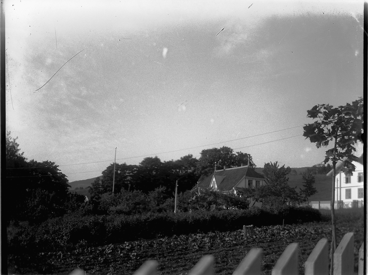 Johs. (Johannes) Johannessen, Voll (?) gård ved Lillehammer.