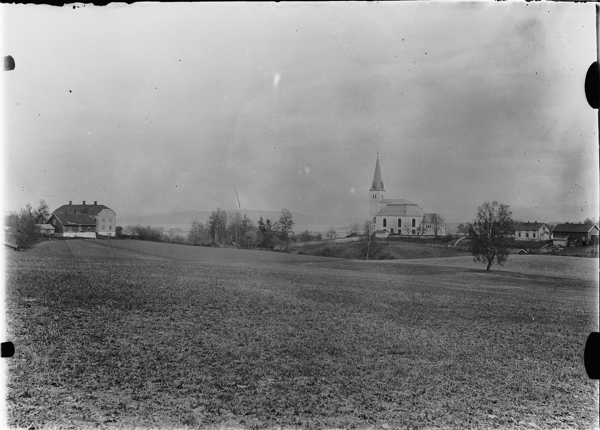 Mina Skraastad, Vang kirke i Hamar.