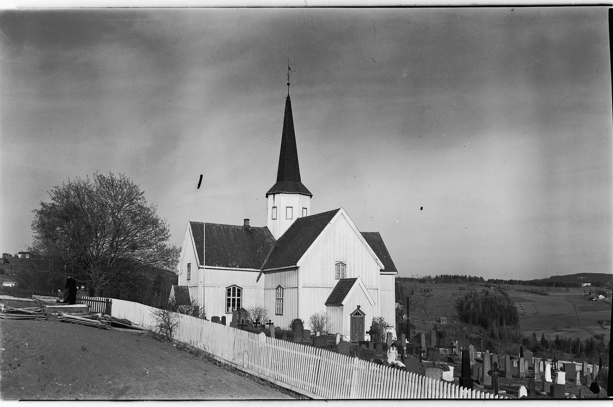 Håkon Prestkværn, BRØTTUM KIRKE, Ringsaker.