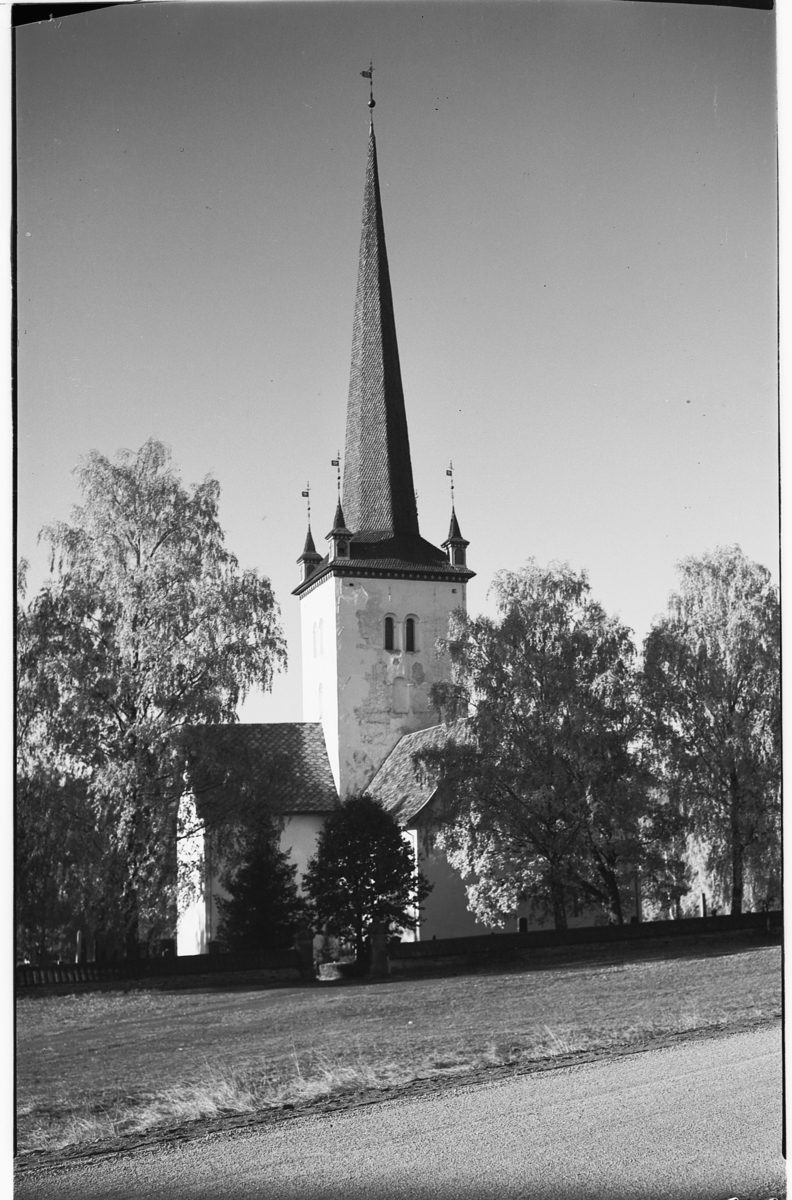 Håkon Prestkværn, RINGSAKER KIRKE.