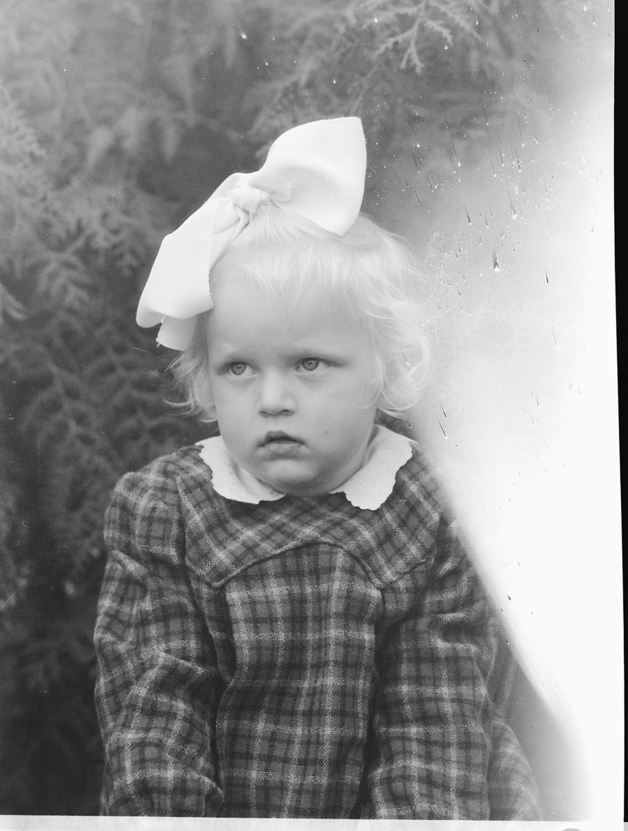 Håkon Prestkværn, BARN, BESTILT VED ANNA FREDHEIM.