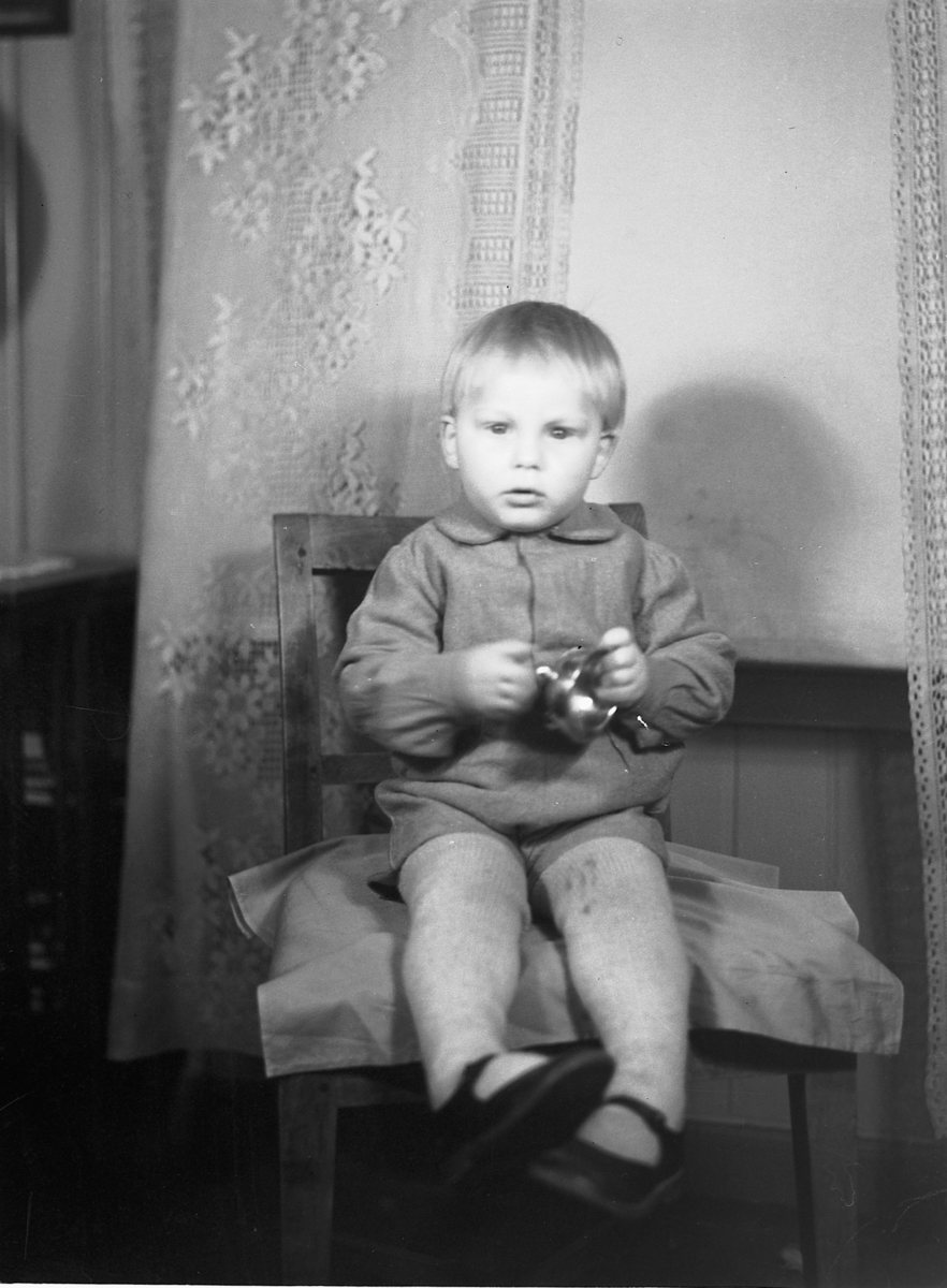 Håkon Prestkværn, Frk. Bergli, portrett barn