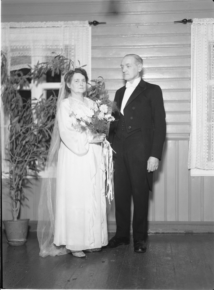 Håkon Prestkværn, UKJENT BRUDEPAR, 1947.