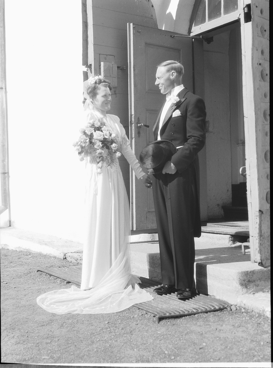 Håkon Prestkværn, BRUDEPAR, BRÅSTAD, 1948.