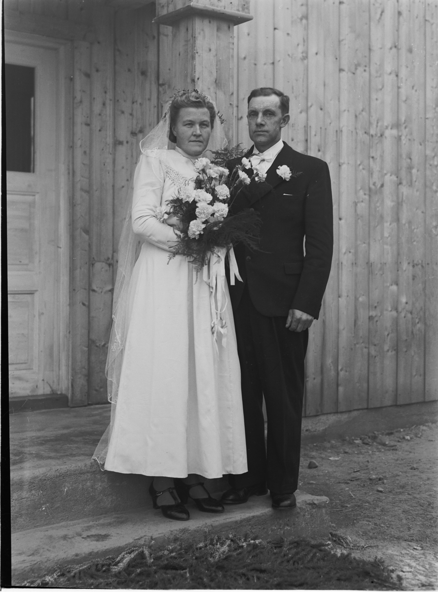 Håkon Prestkværn, BRUDEPAR, HARALD BØVERSVEEN, 1947.