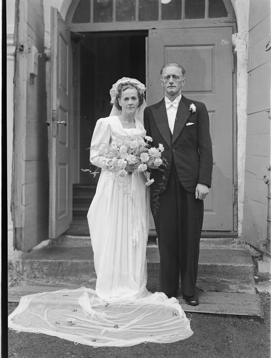 Håkon Prestkværn, Brudepar, Martha Prestkværn, Moelv og Paul Pettersen, Lillestrøm.