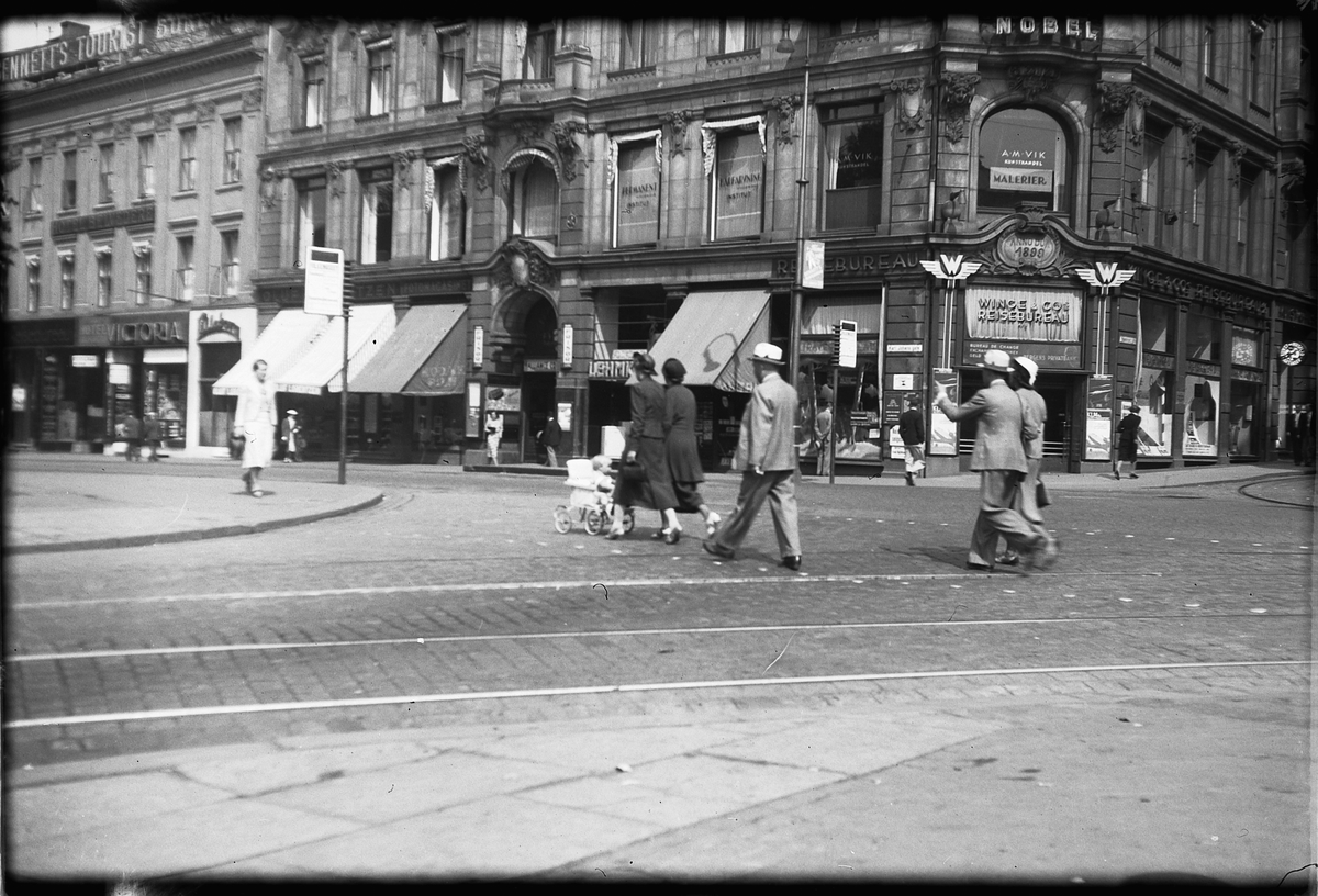 Håkon Prestkværn, HJØRNET KARL JOHANS GATE, ROSENKRANTZ GATE, OSLO.