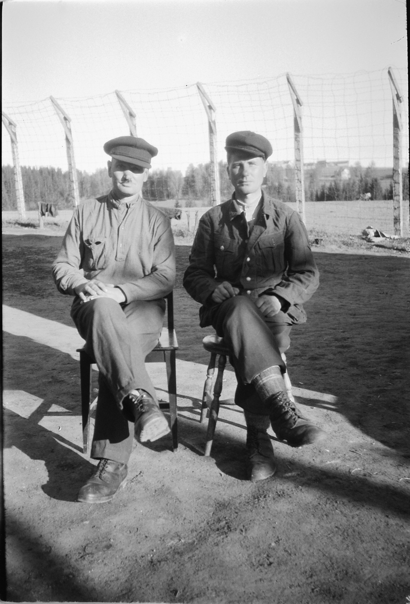 Håkon Prestkværn, RUSSISKE KRIGSFANGER, RINGSAKER UNGDOMSLOKALE, 1944-1945.