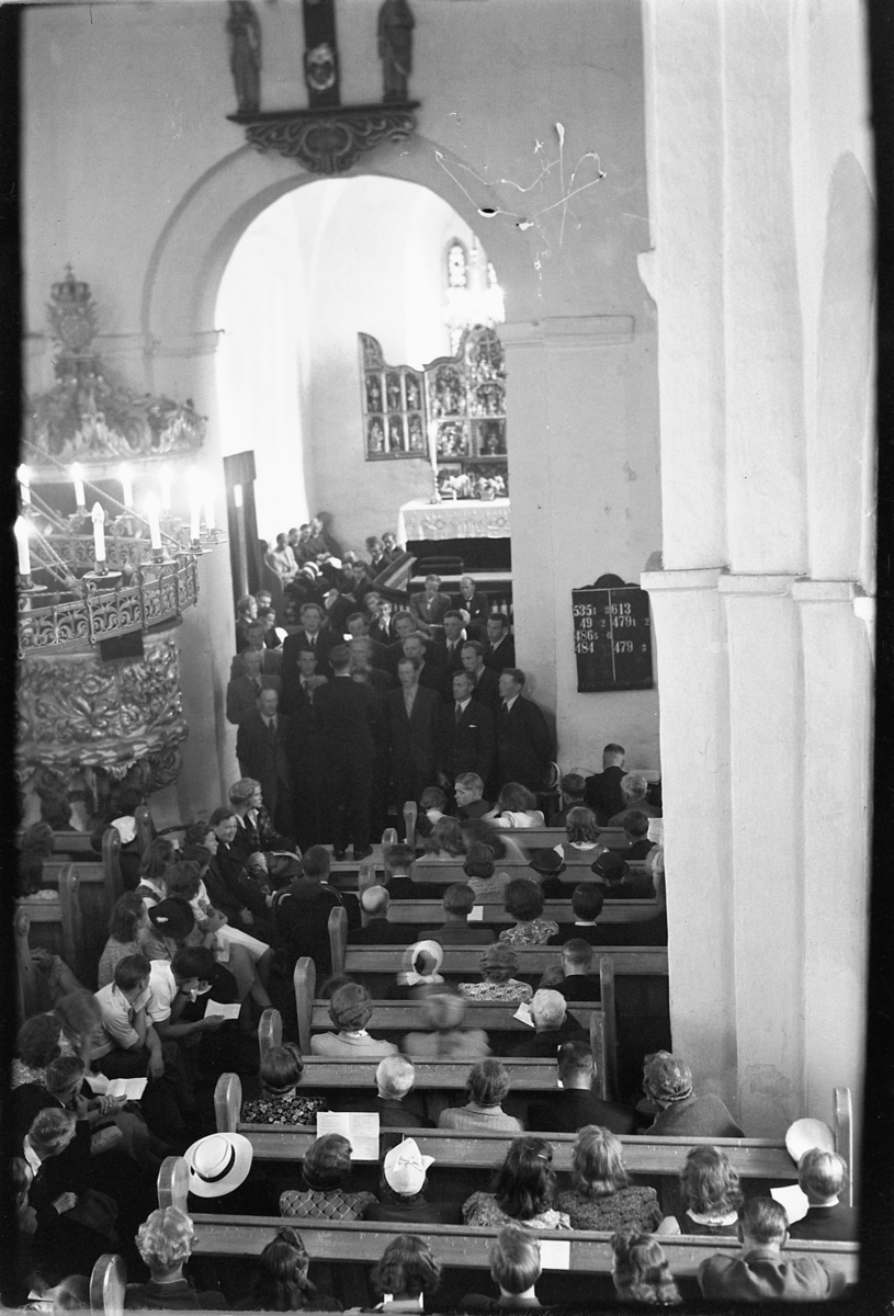 Håkon Prestkværn, Konsert i Ringsaker kirke. Ukjent kor synger.