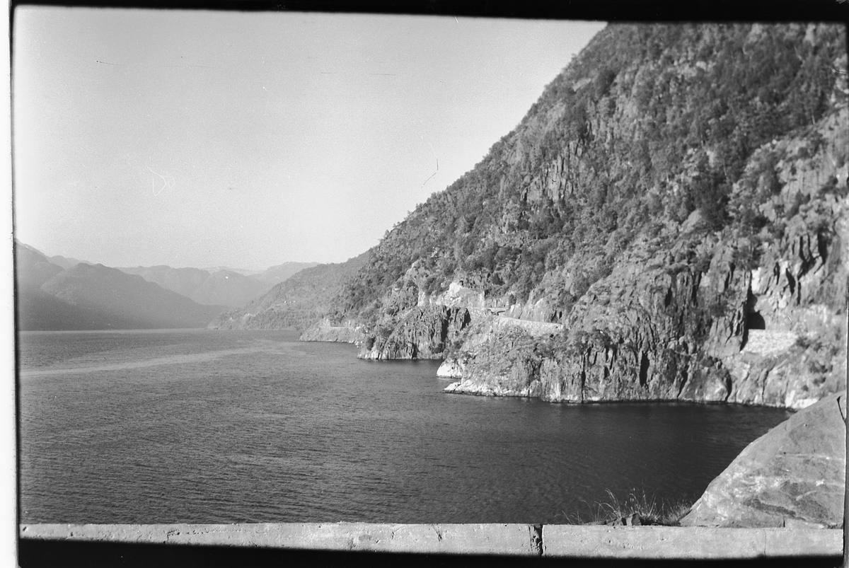 Håkon Prestkværn, Fjellandskap med fjord.