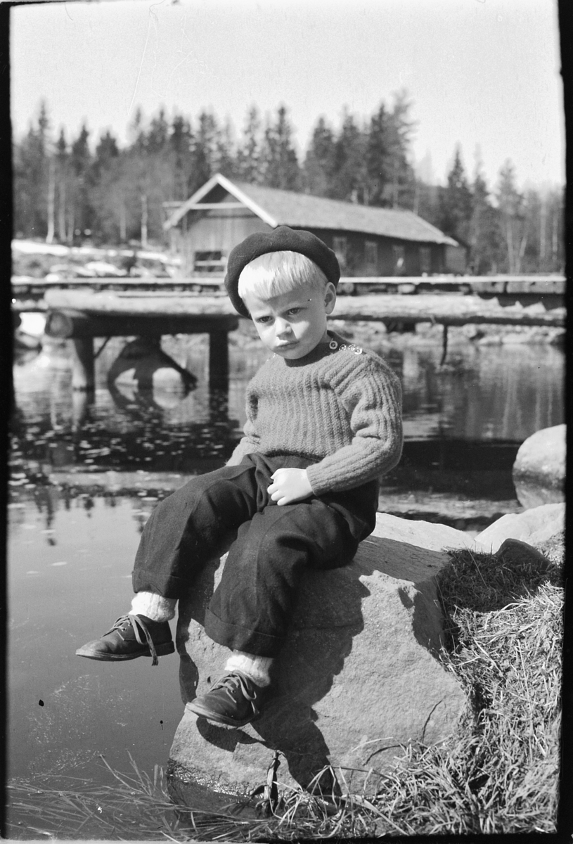 Håkon Prestkværn, FRA NÆROSET MED GODTHÅPSAGA I BAKGR. ? UKJENT GUTT.
