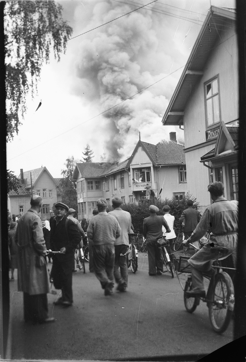 Håkon Prestkværn, MOELVEN GJESTGIVERI, HOTELL, BRANN 1949.