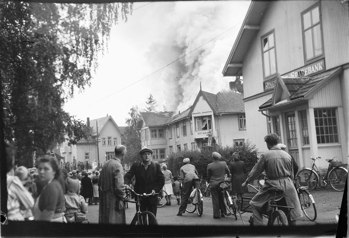 Håkon Prestkværn, MOELVEN GJESTGIVERI, HOTELL, BRANN 1949.