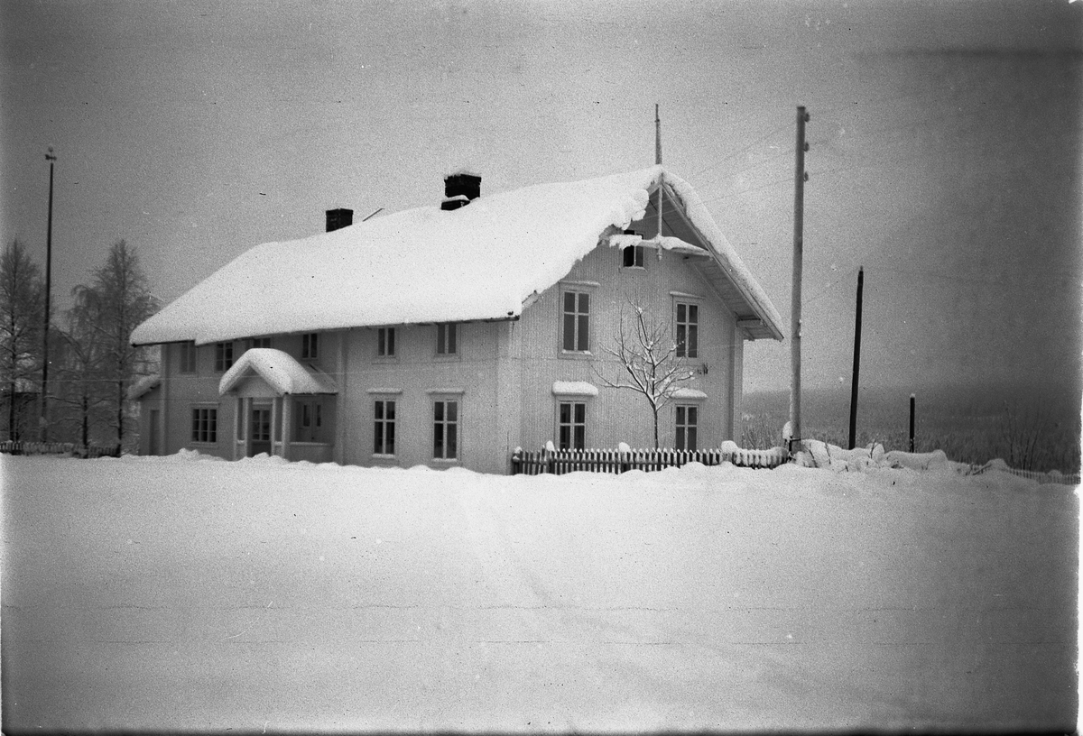 Håkon Prestkværn, Vinter. Hus på ukjent sted.