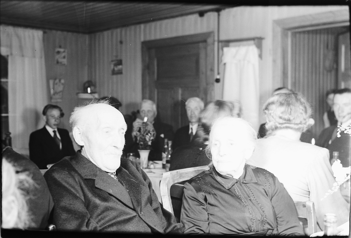 Håkon Prestkværn, Eldre mann og kvinne.