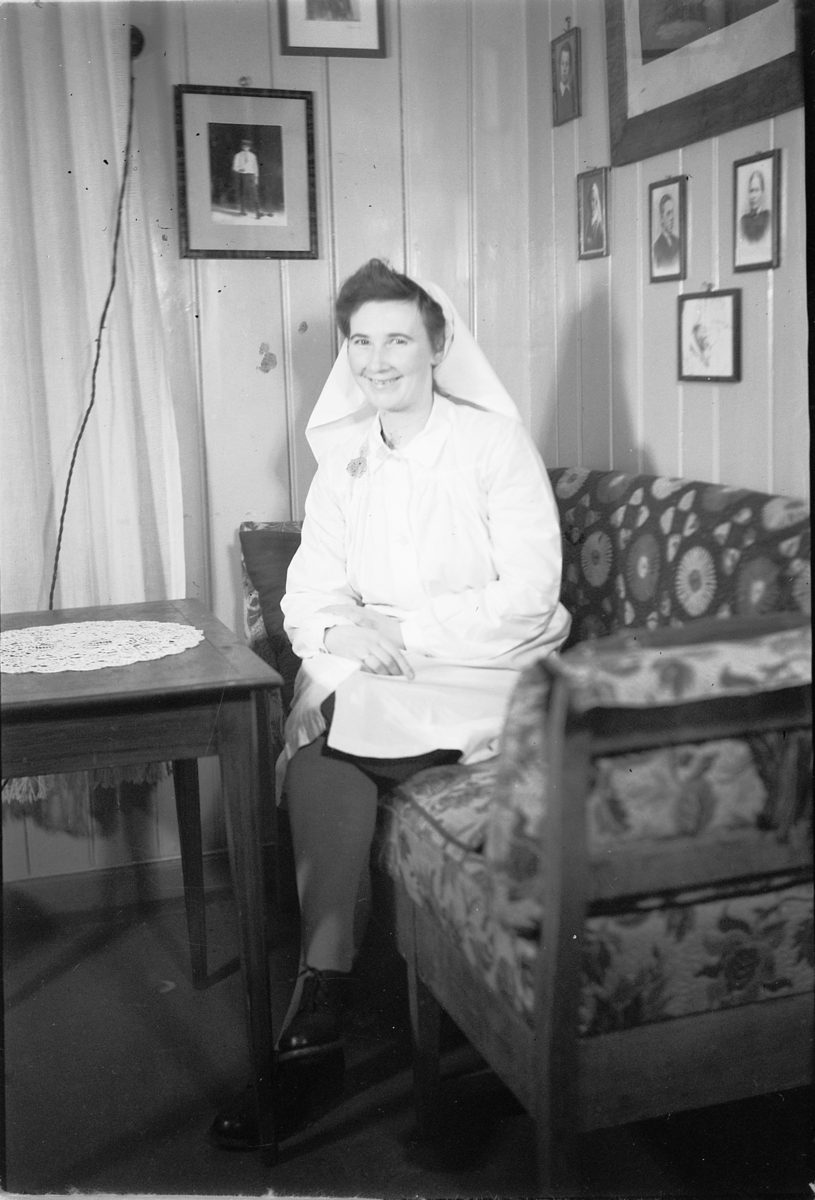 Håkon Prestkværn, Ester Langseth, portrett.