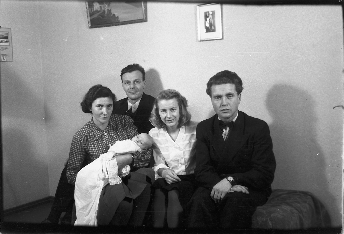 Håkon Prestkværn, Familiegruppe 5, ukjente "Negativkonvolutt mrk. Einar Evensen nov. 1948"