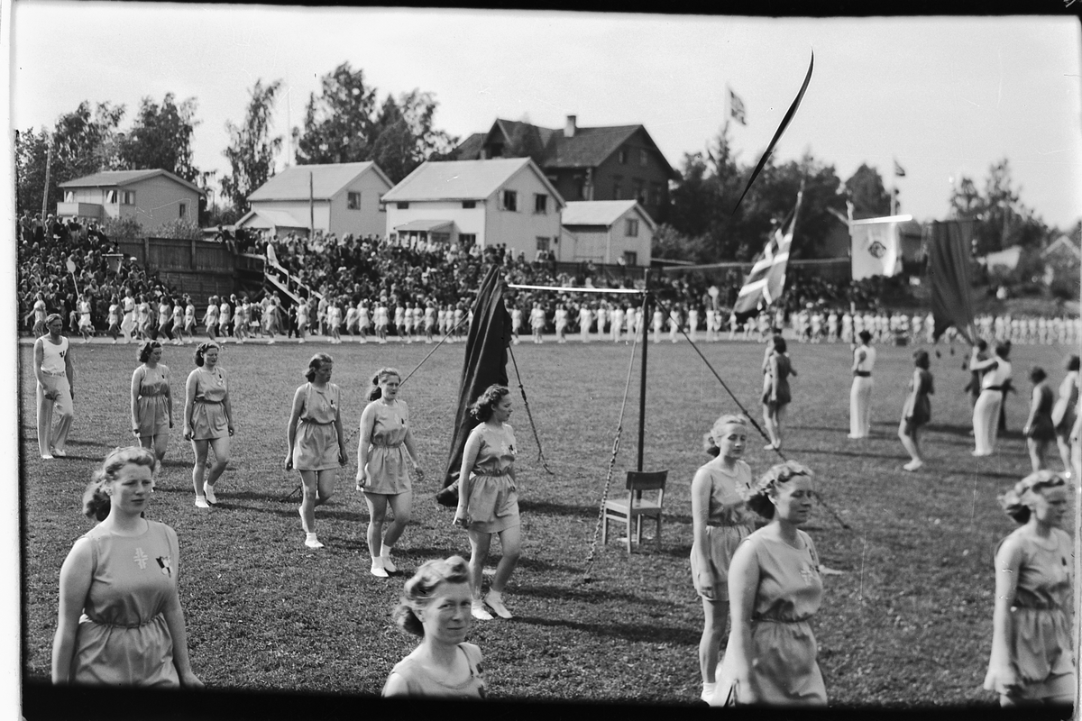 Håkon Prestkværn, Briskeby Gressbane, Hamar, turnstevne,defilering,